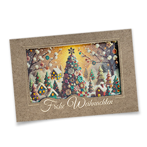 Vergrößere Abbildung Naturbraune Weihnachtskarte aus Recyclingpapier mit ausgestanztem Fenster, goldgeprägtem Gruß Frohe Weihnachten und winterlichem Dorfmotiv im Einleger.